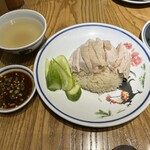 Raan Kaithong Pratunam - 海南鶏飯カオマンガイ