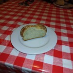 OSTERIA NAKANO - 白胡麻パン　　　風味良く食欲湧きます