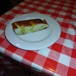 OSTERIA NAKANO - フォカッチャ　　　塩味きいて美味しかったです