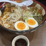 六味亭 - 有田焼の器に豪華過ぎる具材