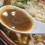 六味亭 - 様々な風味が絡みあって奥深いスープ