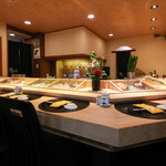 寿し処ふしみ - 広いカウンター                        12名様                        