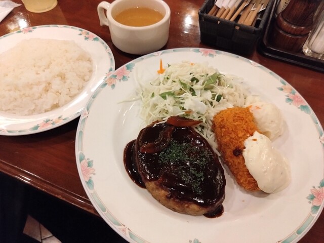 USQUEBAUGH Showadori Nihonbashi Ten photo 3