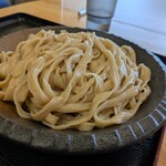 こんこ屋 - 「極褐色手打捻じれ平太麺」　“褐色大賞”を差し上げたい