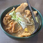 らぁめん銀波露 - 揚げ豚ばらを豪快盛りしたぱいくぅ麺