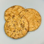 おせんべいやさん本舗 煎遊 - 料理写真:黒胡椒せん