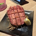 炭火燒肉・內臟 Kociya - これが花咲トロ牛タン❗️手のひらくらいの大きさです