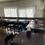 Golden Grand Grill Aoyama - テーブル16席