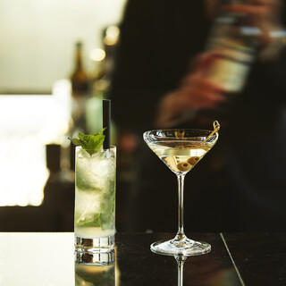 輝く夜景と楽しむ、日本素材のアマン東京オリジナルカクテル