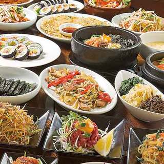 Enjoy Yakiniku (Grilled meat), Korean home cooking, and original menus!