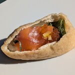 一口いなりむろや　 - サーモントラウトといくらの親子いなり　