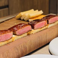 USHIGORO S. SHINJUKU - シャトーブリアンカツサンド