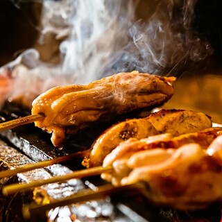 備長炭でじっくりと焼き上げ❝炭火鶏焼❞