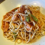 鎌倉パスタ - 厚切りベーコンとグリーンアスパラのトマトソース