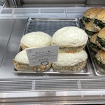 アンティコ カフェアルアビス - サーモン　パニーニ　600円