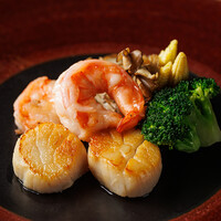 海老とホタテの天然塩炒め