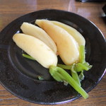 手打蕎麦眞 - 大根の醤油漬け