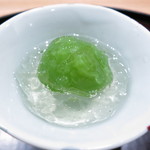 日本料理 太月 - 先付　青梅の白ワイン蜜煮　白ワインのジュレ