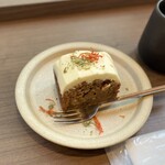 COMFORT Stand - キャロットケーキ