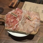 富士屋本店 ワインバー - 生ハム2種盛り