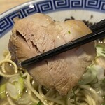 豚骨醤油 三輪 - チャーシューアップ