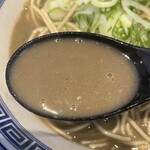 豚骨醤油 三輪 - スープアップ