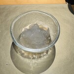 鮨shizuku 西天満 - のれそれ(穴子の稚魚)