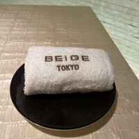 ベージュ アラン・デュカス 東京 - 