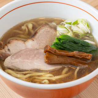 出汁が香る！風味を大切にした「中華そば」はチャーシューも絶品