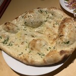 アジャンタ - アタイはガーリックナンを初チャレ！