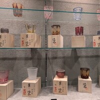 焼鳥 鐡 - 江戸切子がズラっと並んだ！