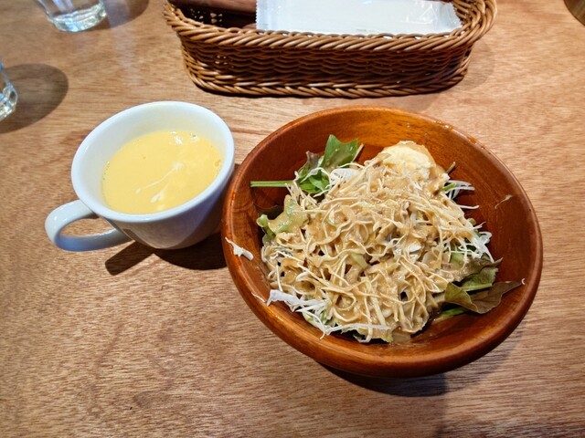 THE BIBULOUS SALOON photo 4