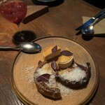 anicca - 発酵トマト、シェーブルのバターサンドとトリュフのフラン