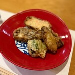 286591566 - 揚げ物 ※黄色い揚げ物は単品で頼んだずわい蟹真丈揚げです。