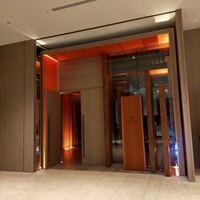 est - ホテル入口