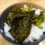 Menya wakame - 김이 얹힌 밥♪