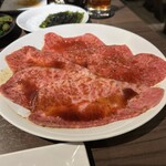 黒毛和牛焼肉 白か黒 - 