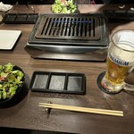 黒毛和牛焼肉 白か黒 - 