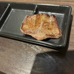 黒毛和牛焼肉 白か黒 - 