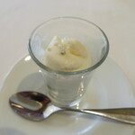 ラ メゾン クルティーヌ - ゲランド塩が乗っています。