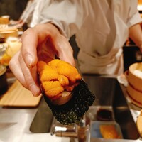 鮨 飛鳥 - ホタテの握りウニ付き