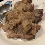 オステリア ラ チチェルキア - 豚スペアリヴの玉ねぎ煮込み