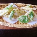 徳山鮓 - 稚鮎と山菜の天麩羅