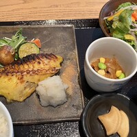 春秋ユラリ 恵比寿 - 