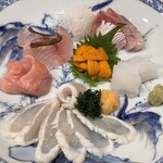 阿寓 - 【お造り】手前から時計回りで相模のとらふぐ・金目鯛・炙り伊佐木・雲丹・勘八・障泥烏賊。