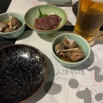 いたる - 突き出しのバイ貝＆ホタルイカの沖漬け