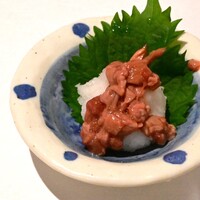 薩摩 雅咲亭 鹿児島本店 - 【前菜】鬼おろしがかつおの酒盗の旨味を引き立ててくれます。