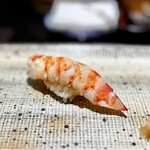 鮨 西崎 - 茹で立てのこの車海老、甘い！とっても甘い！