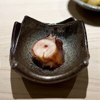鮨 西崎 - 水とお酒だけで炊くというこの蛸が、いつも柔らかくてとても美味しい。