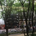テーブル席からは、定禅寺通りが望めます^^。